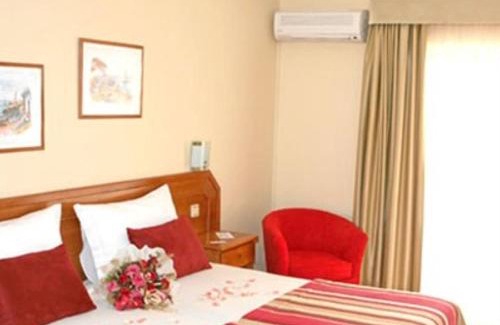 Caldelas Hotel | Pet-Friendly Retreat at Hotel Peninsular with Hot Tub