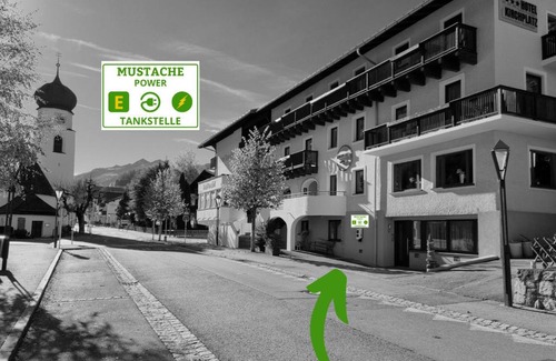 Sankt Anton am Arlberg Apartment | Welcoming Hotel Pension Kirchplatz with Top Guest Ratings