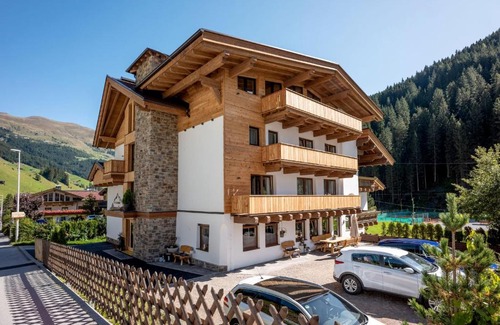Lanersbach House | Top-Rated Hotel Pension Alpengruß with Spa & Restaurant
