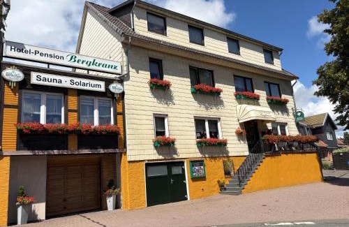 Braunlage House | Inviting Hotel-Pension Bergkranz with Breakfast & Hot Tub