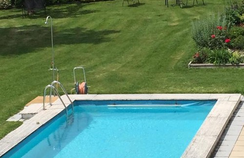 Wolframs-Eschenbach House | Family-Friendly Hotel-Pension Seitz with Pool Amenities