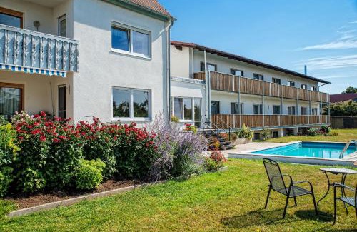 Wolframs-Eschenbach House | Family-Friendly Hotel-Pension Seitz with Pool Amenities