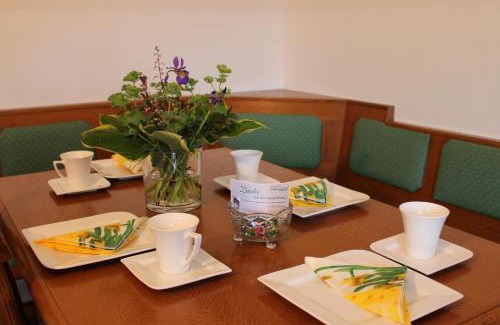 St. Gilgen Hotel | Relax at Hotel-Pension Falkensteiner with Ocean Views