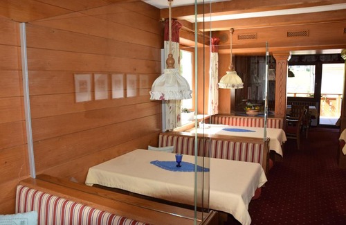 Lech am Arlberg House | Top Rated Retreat at Pension Fortuna with Hot Tub Access