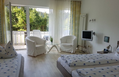 Bad Grund House | Inviting Hotel Pension Jägerstieg: Pool, Spa & Family-Friendly
