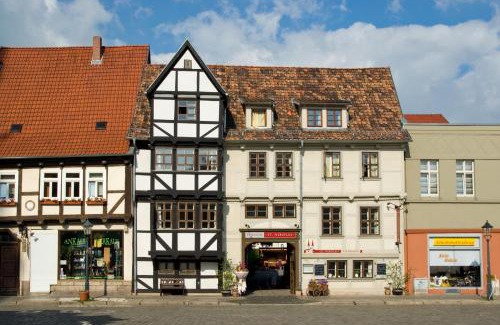 Quedlinburg House | Discover Hotel Pension St Nikolai: Pet Friendly & Dining