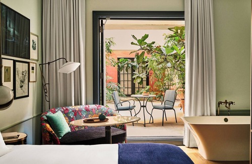 Financial District Hotel | Discover Hotel PER LA: A 4-Star Gem with Spa & Pool