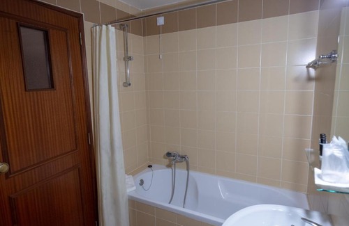 Fatima Hotel | Budget-Friendly Hotel Peregrinos de Fatima with Great Amenities