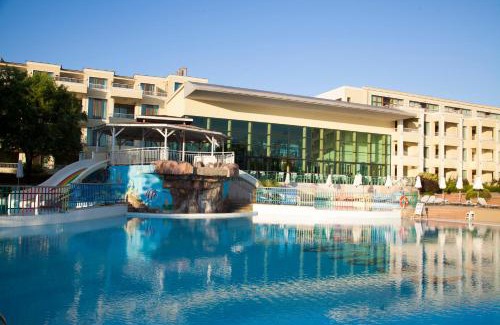Primorsko Hotel | Indulge at Hotel Perla Beach: All-Inclusive Oceanfront Escape