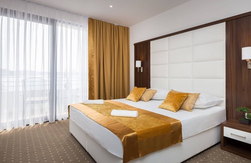 Rogoznica Hotel | Relax at Hotel Perla: Ocean View, Spa & Pool Access