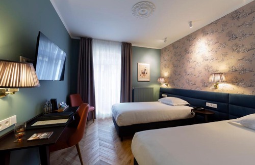 Gare Hotel | Pet-Friendly Hotel Perrin: A 4-Star Guest Favorite
