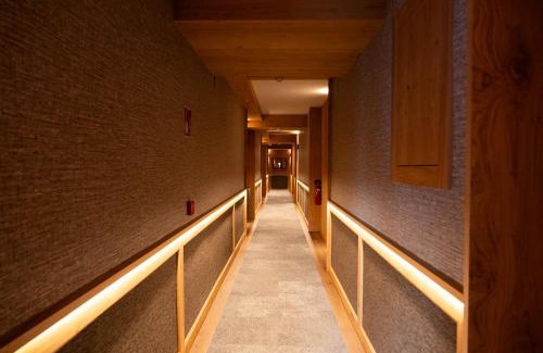 Gessa Hotel | Inviting Hotel Petit Lacreu: Pool and Hot Tub Awaits