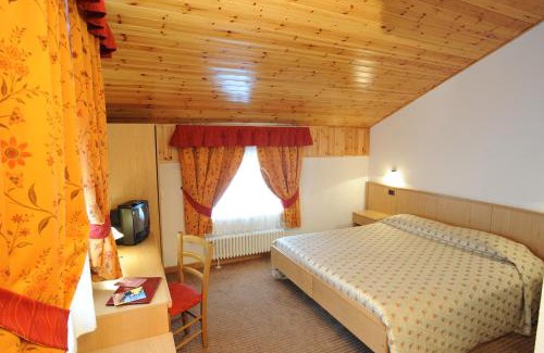 Frachey Hotel | Hotel Petit Tournalin: Guest Rated 9.1 with Pet-Friendly Amenities