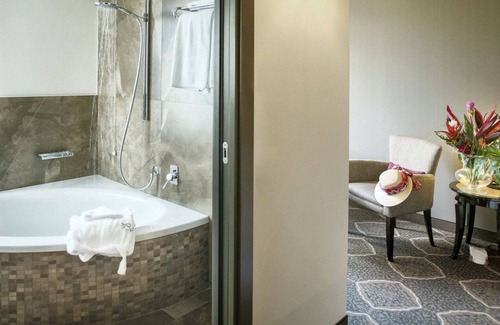 Desenzano del Garda Hotel | Discover Hotel Piccola Vela: Spa, Pool & Top-Rated Comfort