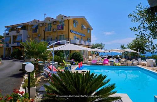 Intavolata Hotel | Pet-Friendly Hotel Piccolo Mondo with Ocean View Pool