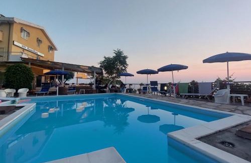 Intavolata Hotel | Pet-Friendly Hotel Piccolo Mondo with Ocean View Pool