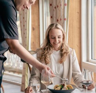 Pichl-Preunegg Hotel | Exceptional Stay at Hotel Pichlmayrgut: Oceanfront Bliss