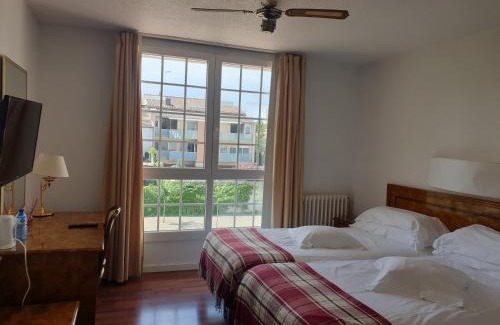 Tarrega Hotel | Discover Hotel Pintor Marsà: Family-Friendly Getaway