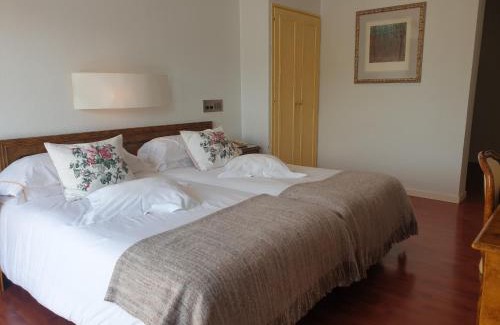 Tarrega Hotel | Discover Hotel Pintor Marsà: Family-Friendly Getaway