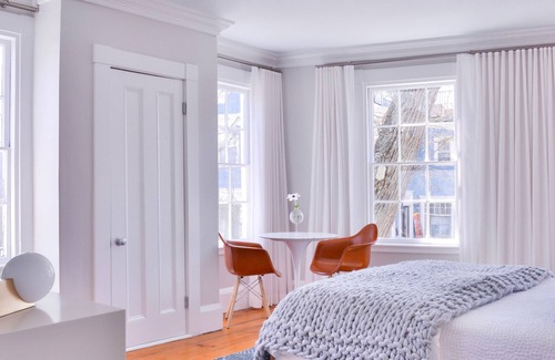 Nantucket Town Hotel | Ocean View Retreat at Hotel Pippa - Rated 9.2 by Guests