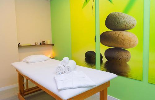 Puerto Madryn Hotel | Experience Hotel Piren: Oceanfront Bliss with Spa & Pools