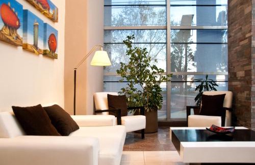 Puerto Madryn Hotel | Experience Hotel Piren: Oceanfront Bliss with Spa & Pools