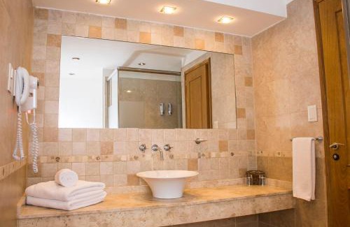 Puerto Madryn Hotel | Experience Hotel Piren: Oceanfront Bliss with Spa & Pools