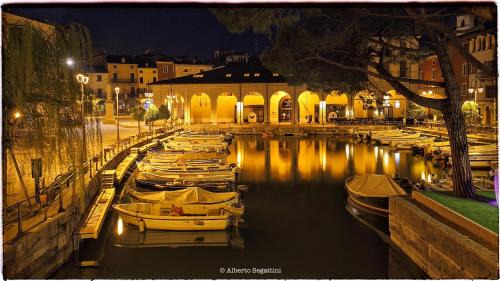 Desenzano del Garda City Centre Hotel | Discover Hotel Piroscafo: Family-Friendly Retreat Awaits