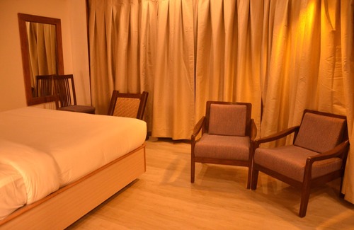 Allahabad Hotel | Discover Hotel Placid: 4-Star Comfort with Family Amenities