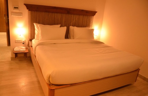 Allahabad Hotel | Discover Hotel Placid: 4-Star Comfort with Family Amenities
