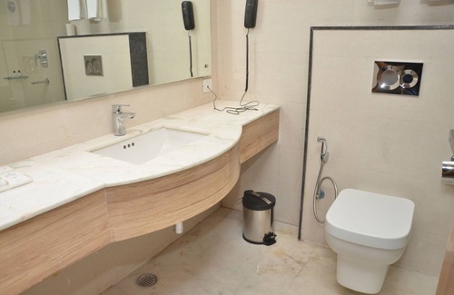 Allahabad Hotel | Discover Hotel Placid: 4-Star Comfort with Family Amenities