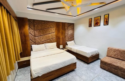 Ellis Bridge Hotel | Explore Hotel Planet Villa: Family-Friendly Stay with Breakfast