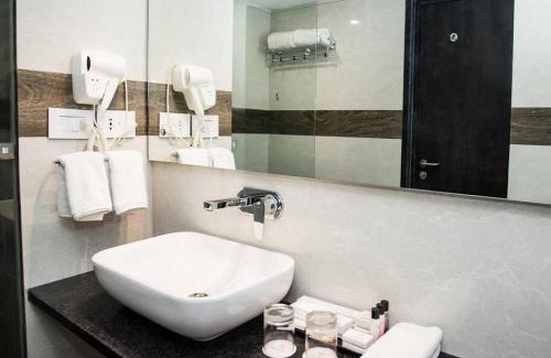 Bahraich Bed & Breakfast | Discover Hotel Platinum Shravasti: 4-Star Family Getaway