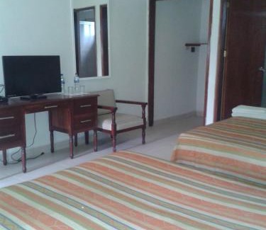 Catemaco Hotel | Budget-Friendly Hotel Playa Azul with Pool and Spa Amenities
