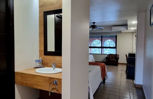 Catemaco Hotel | Relax at Hotel Playa Cristal: Pool, Spa & Excellent Reviews