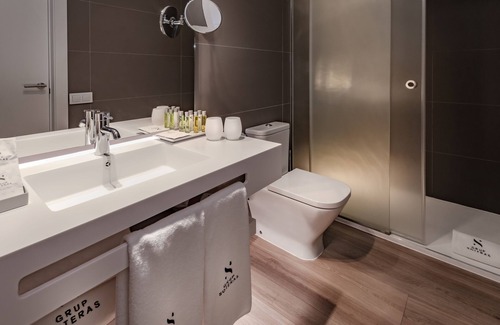 Castelldefels Hotel | Discover Hotel Playafels: 4-Star Stay with Pool and Spa