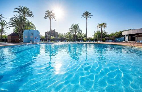 Guardamar del Segura Hotel | Oceanfront Hotel Playas de Guardamar with Pool Access