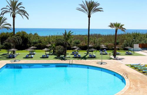 Guardamar del Segura Hotel | Oceanfront Hotel Playas de Guardamar with Pool Access