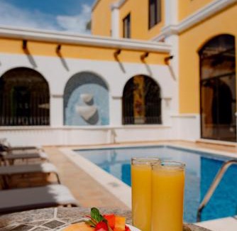 Campeche Hotel | Inviting Hotel Plaza Campeche with Pool & Spa Amenities