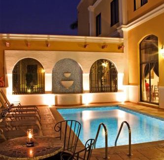 Campeche Hotel | Inviting Hotel Plaza Campeche with Pool & Spa Amenities