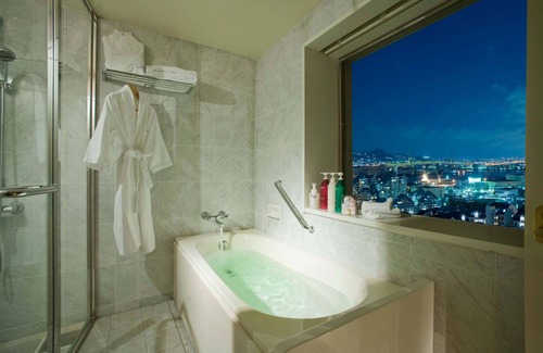 Higashinada Hotel | Discover Hotel Plaza Kobe: Eco-Friendly Getaway Awaits