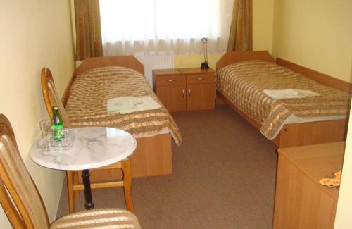 Kołoman Hotel | Cozy Retreat at Hotel Pod Jaskółką with Hot Tub & Breakfast