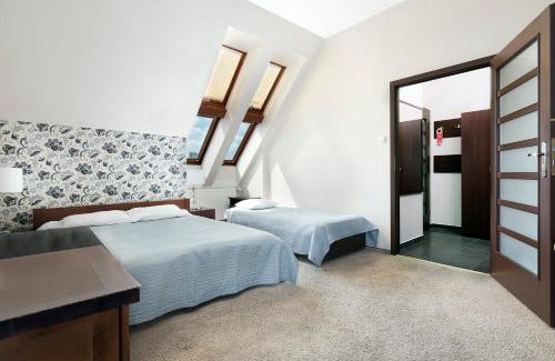 Lublin Hotel | Comfortable Getaway at Hotel Pod Kasztanami - Pet Friendly