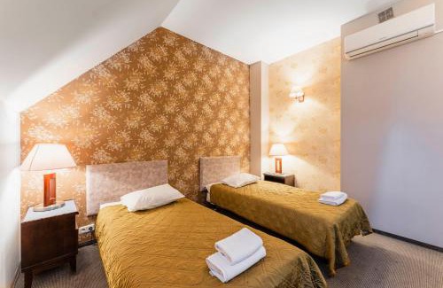 Lublin Hotel | Comfortable Getaway at Hotel Pod Kasztanami - Pet Friendly