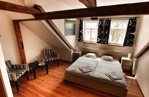 Spalene Porici Hotel | Discover Hotel Pod Kokšínem: Pet-Friendly Retreat