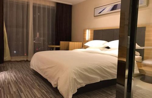 Wuchang Hotel | Budget-Friendly SEE U Select Hotel with Breakfast Included