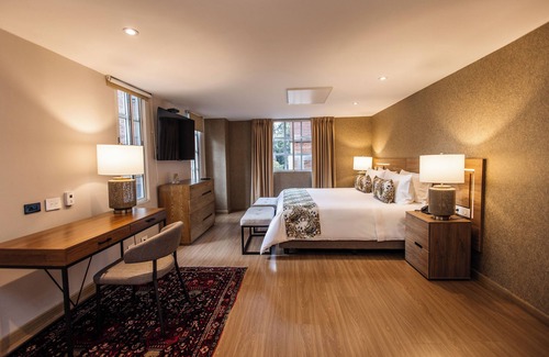 La Cabrera Hotel | Discover Hotel Porton Bogota: 4-Star Comfort & Dining