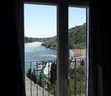 Portlligat Hotel | Relax at Hotel Port-Lligat with Pool and Ocean Views