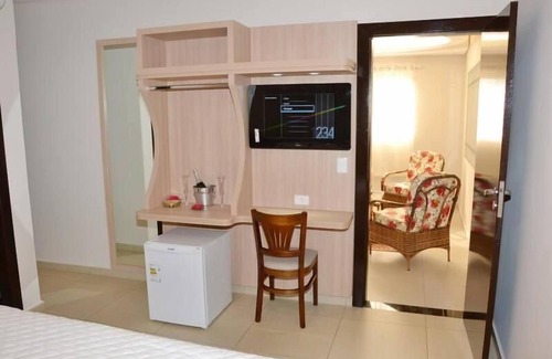 Carlopolis Hotel | Cozy Hotel Portal: Family-Friendly with Breakfast Included