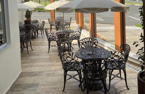 Estancia das Flores Hotel | Discover Hotel Portal das Águas: Family-Friendly Retreat